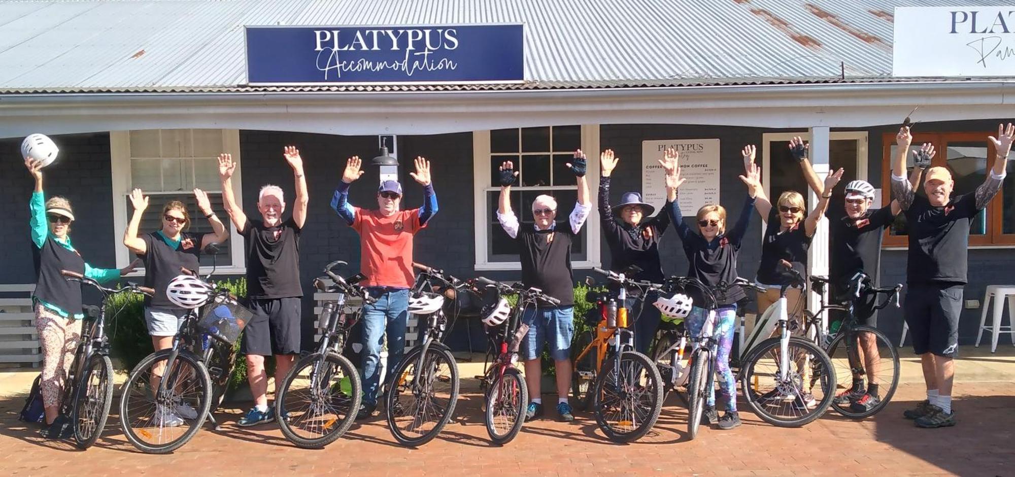 The Platypus Accommodation & Cafe Cudal エクステリア 写真